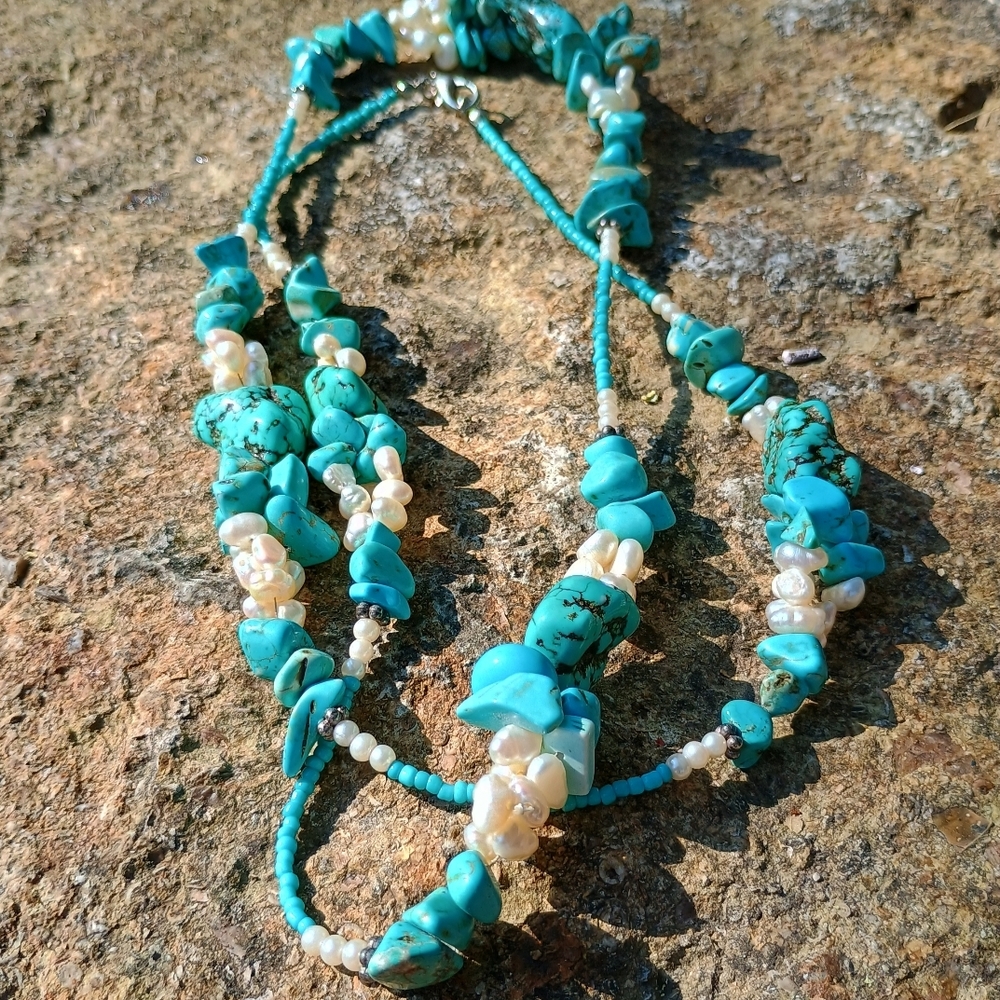 VTG 90s - Y2K Turquoise dyed Howlite and River Pearl Necklace, Southwestern Chic